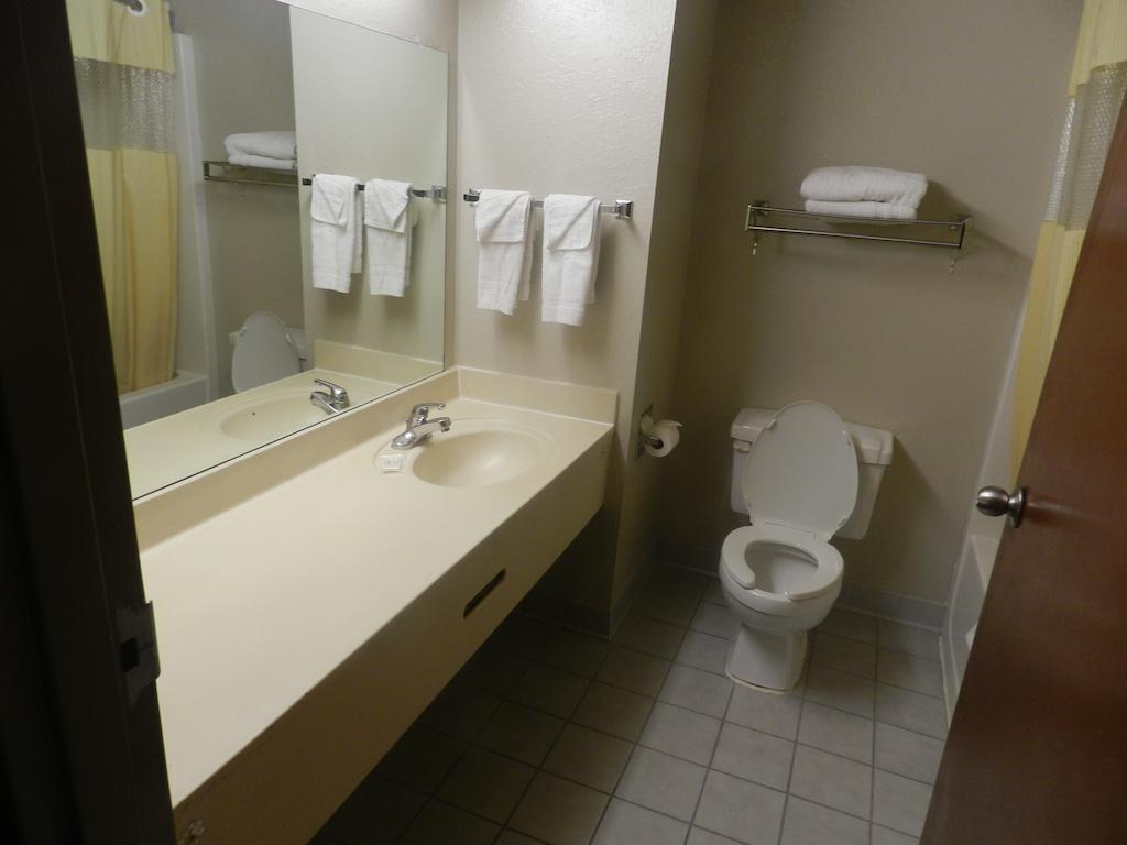 Haven Inn & Suites Duluth Room photo